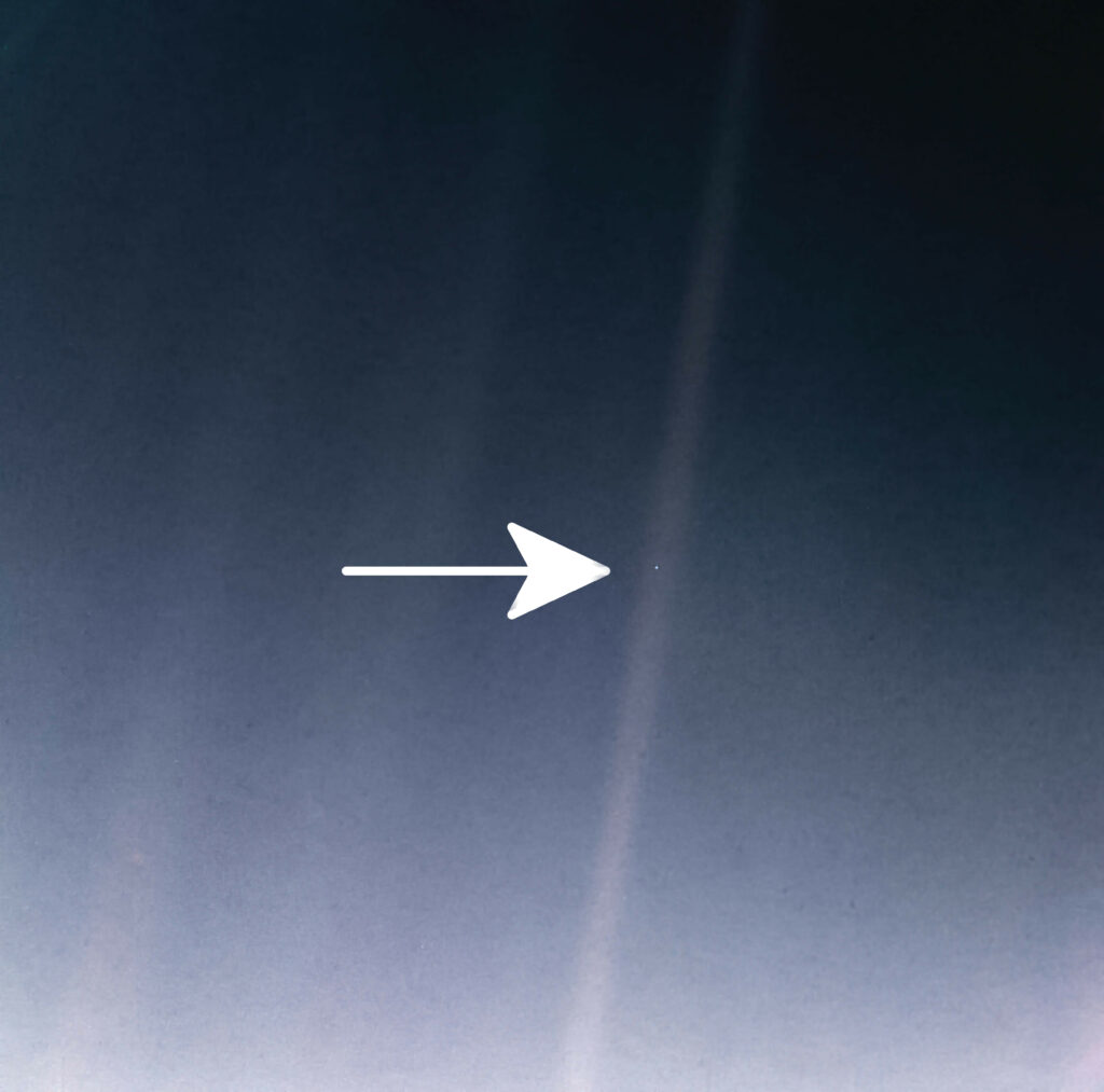 Le point bleu pâle et la création de Dieu